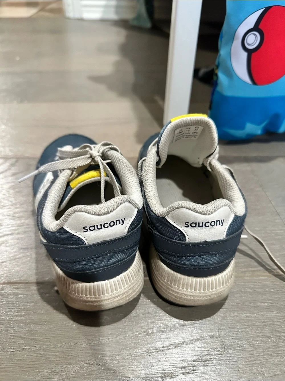Kids Navy and White Athletic Sneakers - Saucony size 13